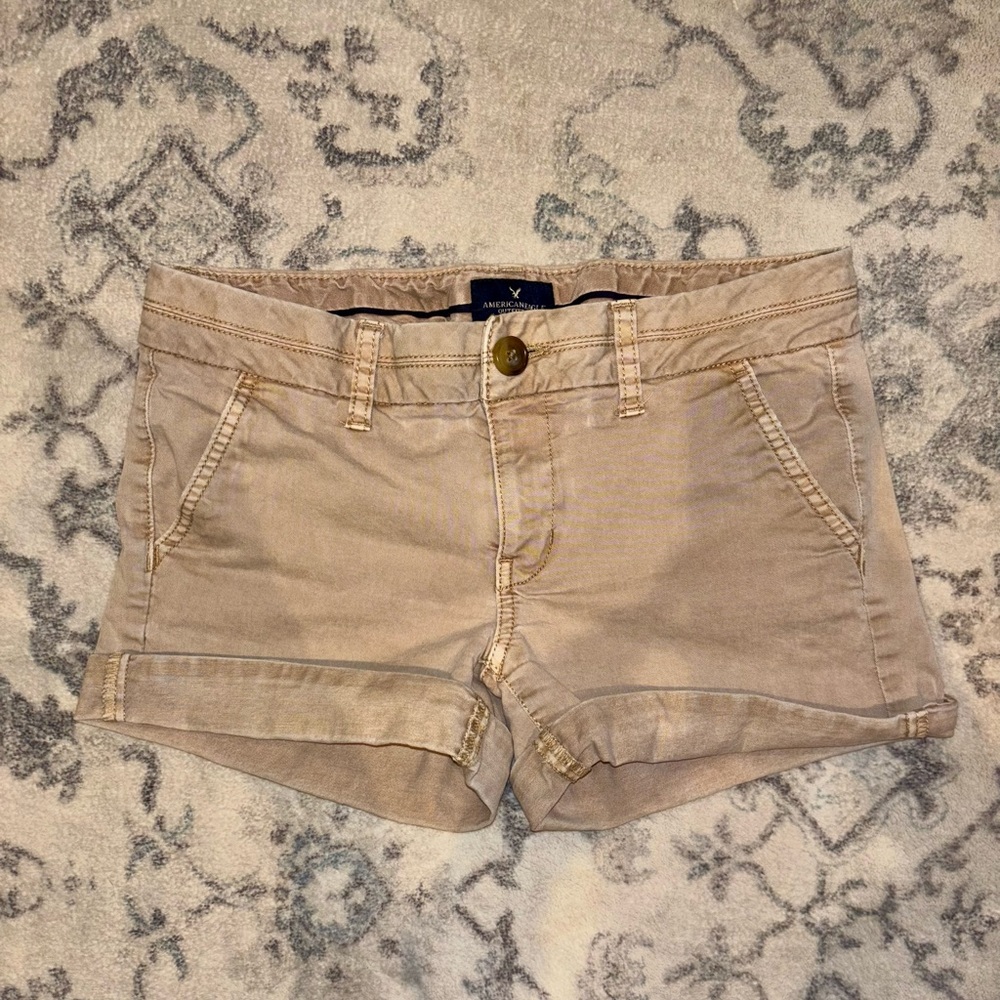 American eagle outfitters juniors size 4 khaki shorts